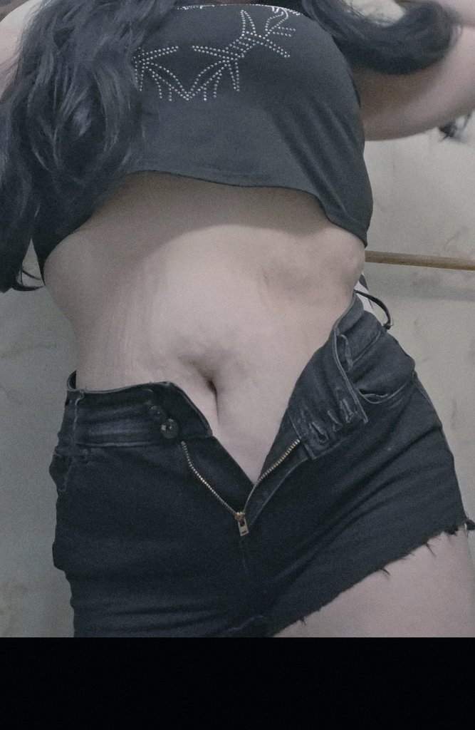 Punkloaf🖤✨️ tweet media