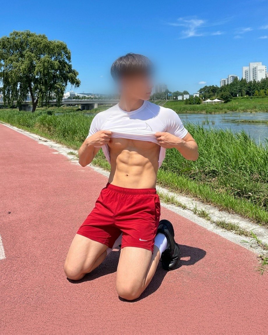 Slim96bottom's tweet photo. 근황.jpg #ㄱㅊㅅ #게친소 #축구부 https://t.co/DELZtkQlwe