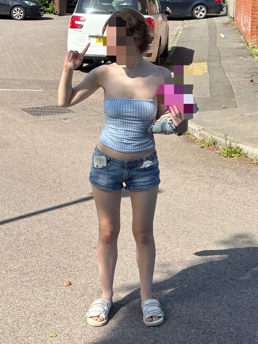Poopy20683290's tweet photo. Skinny fat as fuck not even skinny just chubby I’m so confused lol https://t.co/xCzUJgjDSg