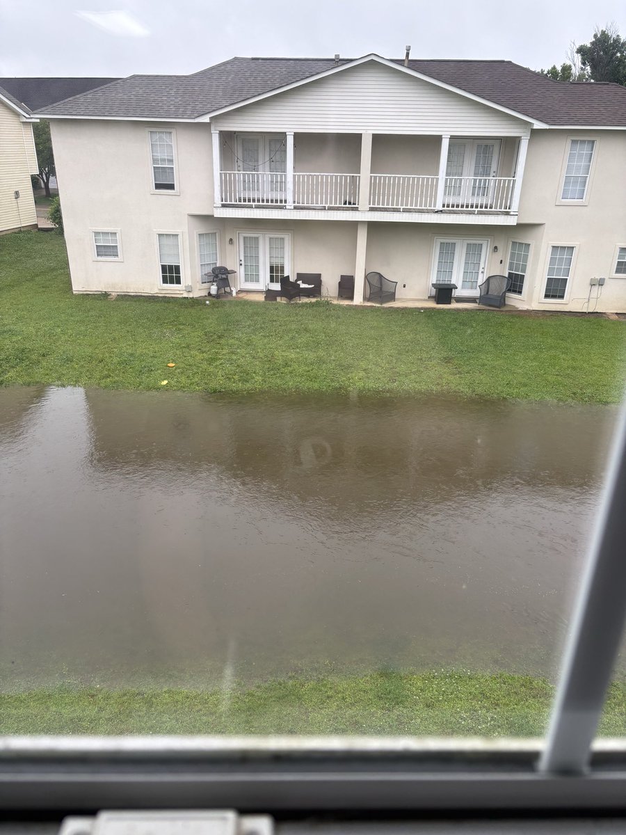 solonglillian's tweet photo. the highlands in starkville 😵‍💫 @matt_laubhan @NWSJacksonMS https://t.co/j0ZytuOBXn