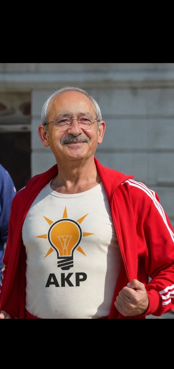 25Yldzdadas's tweet photo. Arkadaşlar dedemi kayıp ettim tımarhaneden kaçtı aslında AKP li ama kendini CHP nin genel başkanı sanıyor gören olursa Bakırköy ruh ve sinir hastalıkları hastanesine teslim etsin ricamdır:))) https://t.co/Rewb9Gajol