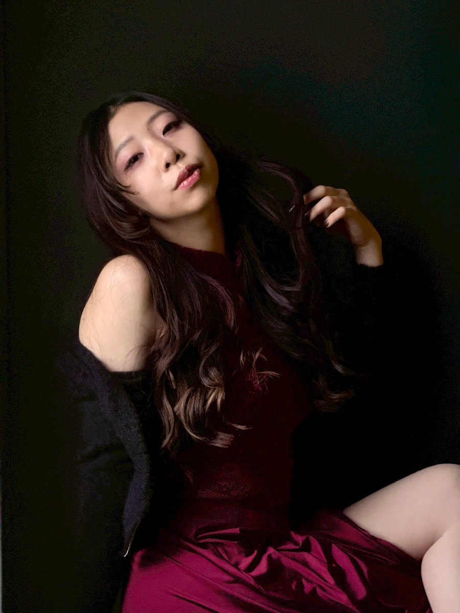sweet_pain8341's tweet photo. 【キャラ紹介】緑川。
高級クラブ経営の傍ら、黒蜥蜴を名乗り宝石強盗を働く女性。
政治家や老資産家を手玉に取りお金に不自由ないが、美しいものに病的に目がなく、それは人間にも及ぶ…。
スイートペイン 望「黒蜥蜴 プロミス」は６月６日・７日上演。ご予約は下記まで。
https://t.co/yppllctVk0 https://t.co/B5KKIclwZU