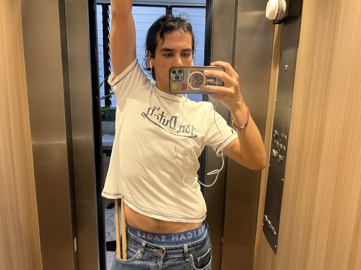 gabe 🦦 tweet media