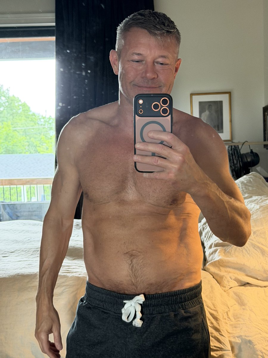 DaddyType8's tweet photo. Great Memorial Day. 3 walks and broke 6 miles. Upper body workout pump. Lots of protein at mealtime. Ready for DC this weekend https://t.co/KqyZk6YclP