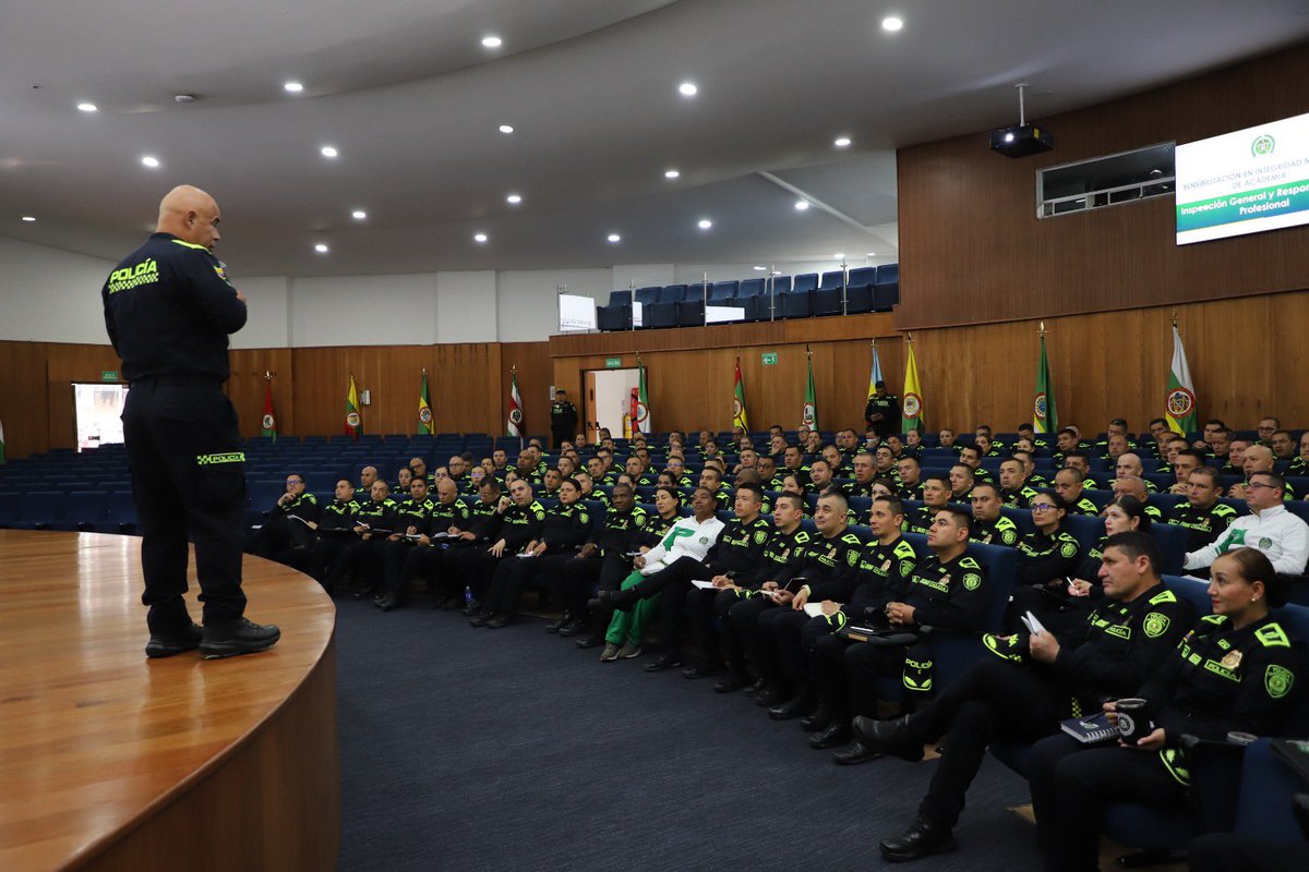 Escuela de Postgrados de Policía tweet media