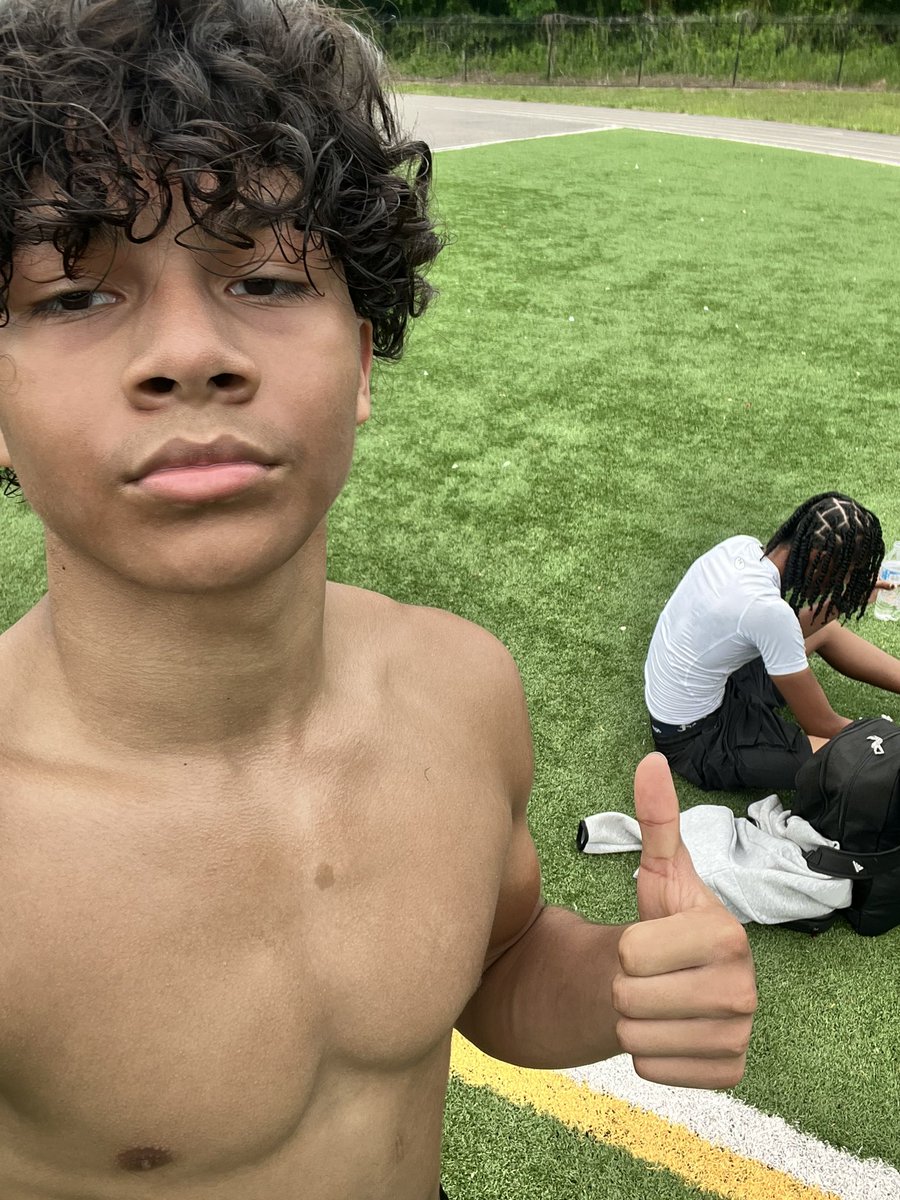 C758057's tweet photo. Went to the field today, couldn’t record any workouts cause my phone has no storage
I worked on
Catching
Route running
Change in direction
And speed https://t.co/ppbxgzLtTp