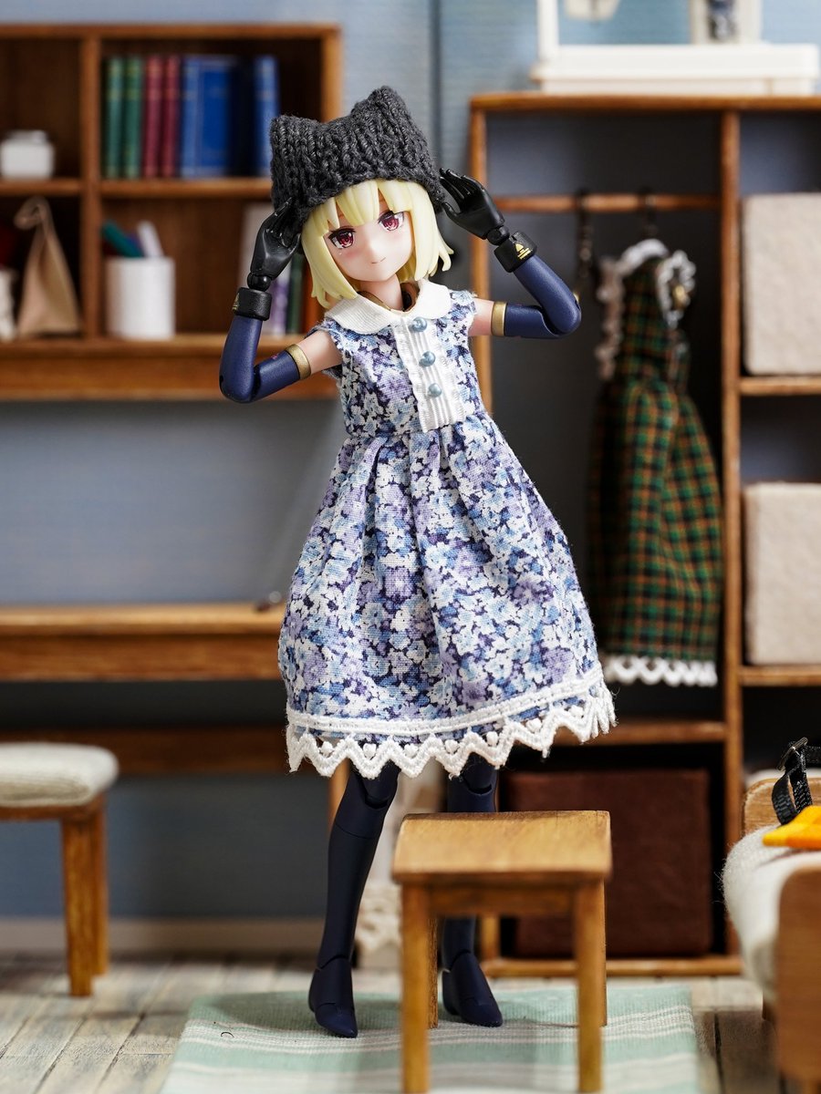 Blue_or_Grey's tweet photo. #あなたの癖を詰め込んだ最高の女性を見せてください
身長14cm程度で普段は自由気ままに生きていて、
ミニチュア家具を作る時にはアイディアとモチベーションをくれて、
たまには紅茶も淹れてくれるかもな、
ずっとかわいいうちの子。 https://t.co/ticvINL8XN