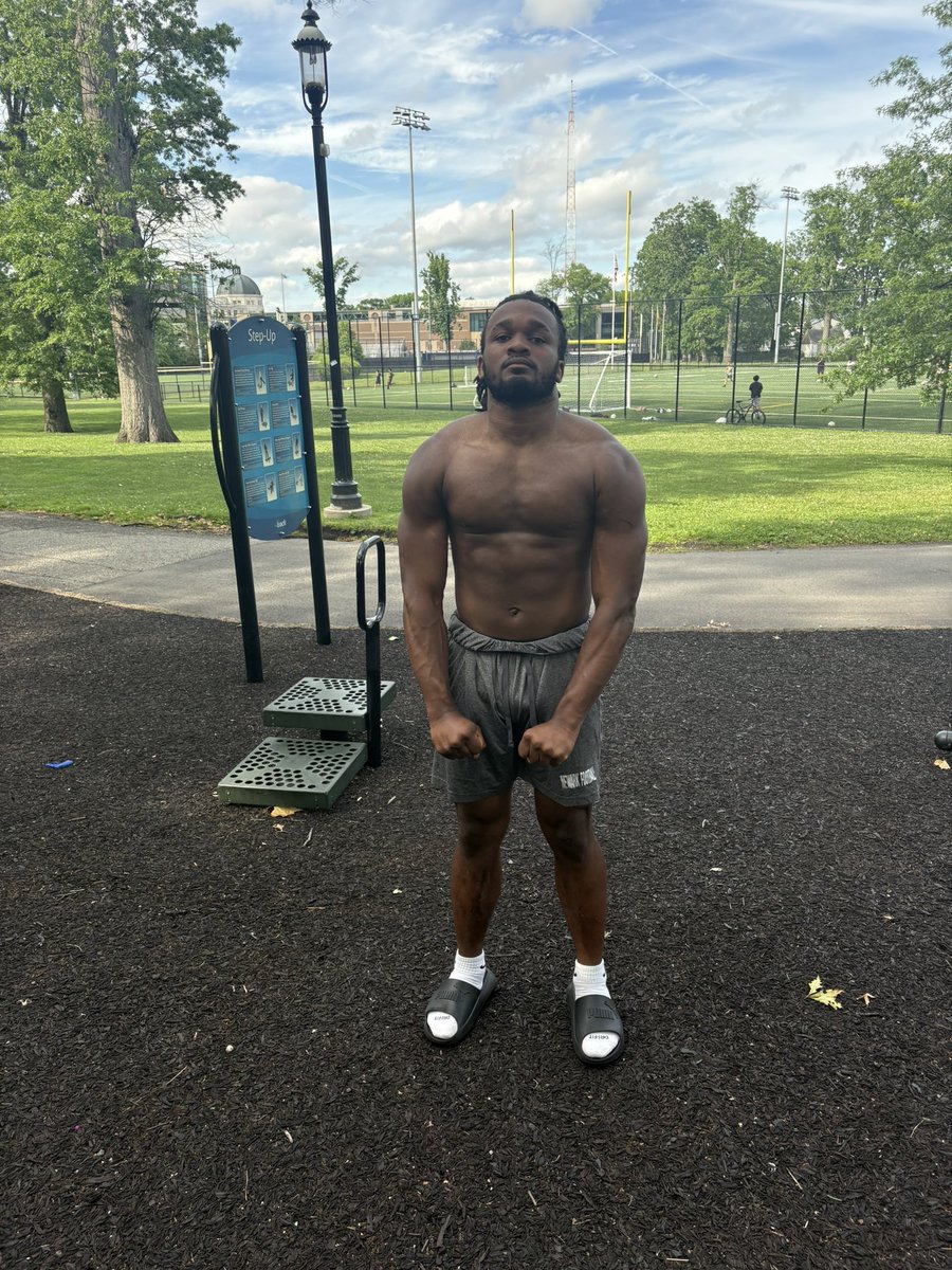 SuenensF's tweet photo. Always working!!!!

Working on footwork, running stoping and most important coverage!!!

Most versatile Linebacker!!

6'1 220

The real deal only 16 years old!!

Built in a Lab🧪

Last season tape: https://t.co/9n5AbfgXzk

Crazy season coming up with @LoudounSportsAC 

The truth https://t.co/yQEhRFEEv4