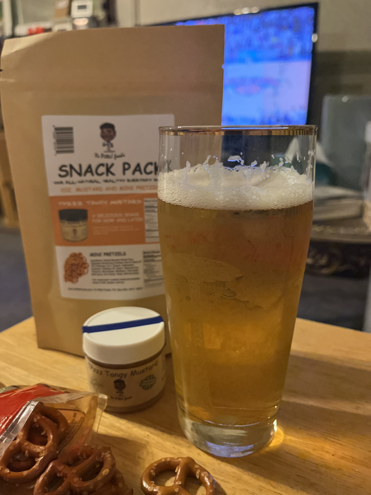 YoPittsFoods's tweet photo. Been a fan since Ewing and Starks rocked the Garden!  Every game...it's Yo Pitts! Foods snack pack &amp; a beverage! Get yours https://t.co/BARdUI1i1p Let's keep the good going!   #NewYorkForever! Let's go @nyknicks !
#YoPittsFoodsandSports #Americasnewfavoritespreads #AlwaysKnicks https://t.co/LbytKiaVlr