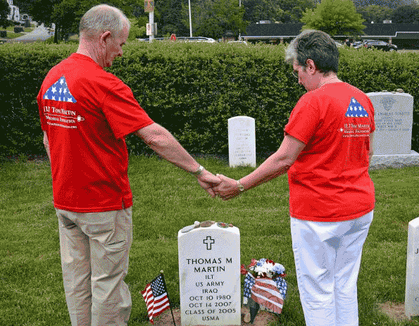 librarycongress's tweet photo. In honor of Memorial Day: The Veterans History Project at the Library of Congress collects and preserves firsthand recollections of U.S. military veterans.

But did you know Gold Star Family members may also contribute accounts about their loved ones? Learn more. ⬇️
https://t.co/rkuy2Cj9mI