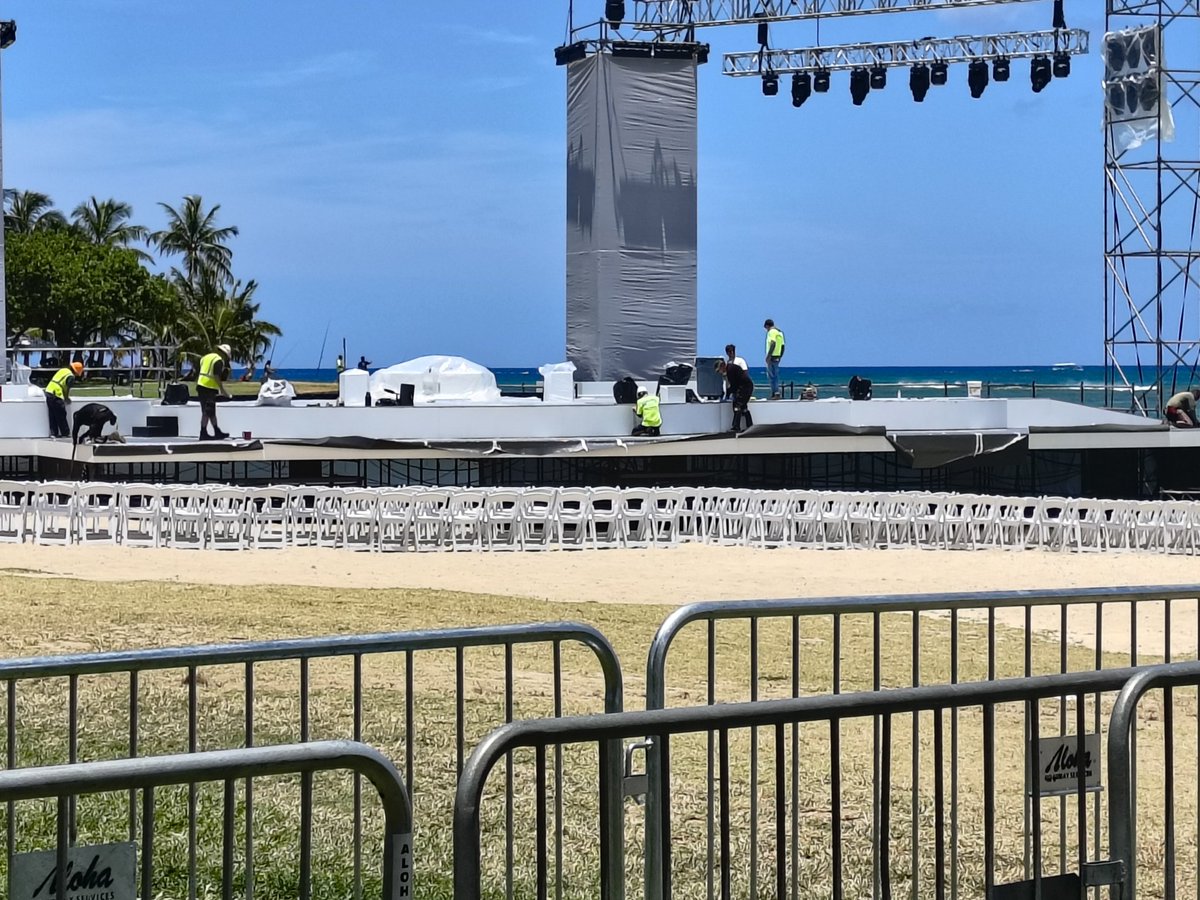 harrycovair's tweet photo. #FloatingLantern #LanternFloating #FloatingLantern2026 #LanternFloating2026 #Honolulu #Hawaii #MemorialDay #MemorialDay2026 3/ https://t.co/g4IwzpfA1Q