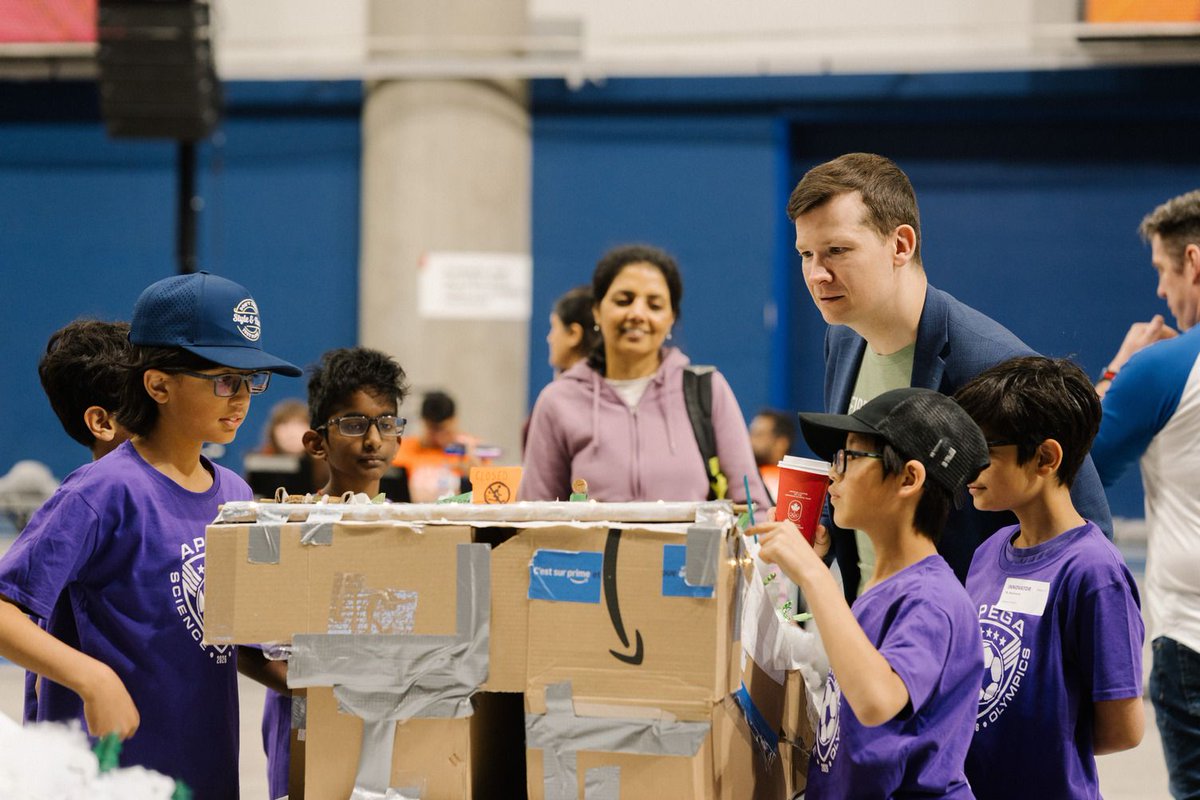 JeromyYYC's tweet photo. Great to attend APEGA Science Olympics and see Calgary's future engineers, geoscientists, and problem-solvers in action. So much creativity, teamwork, and grit in one room. Huge credit to the students, teachers, families, and volunteers making STEM come alive. https://t.co/YHumhC6Z4F