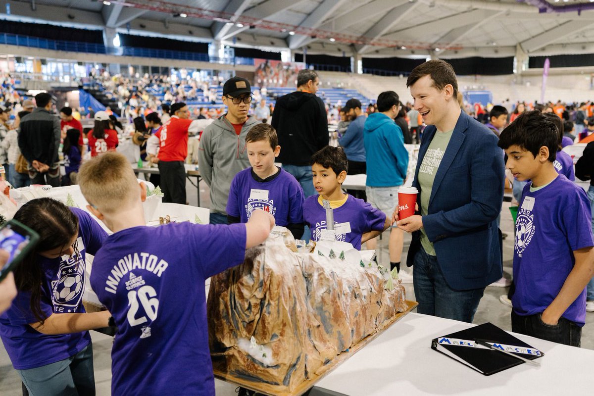JeromyYYC's tweet photo. Great to attend APEGA Science Olympics and see Calgary's future engineers, geoscientists, and problem-solvers in action. So much creativity, teamwork, and grit in one room. Huge credit to the students, teachers, families, and volunteers making STEM come alive. https://t.co/YHumhC6Z4F