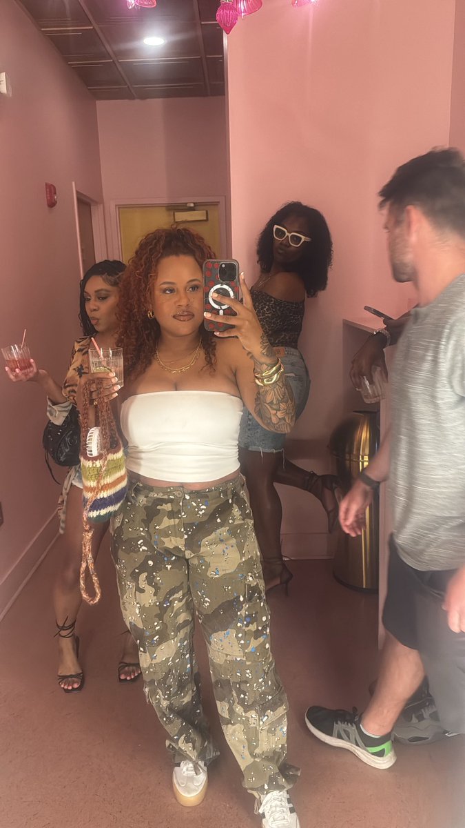 RellytheCrip's tweet photo. 💃🏽 https://t.co/LLoqRRReGw