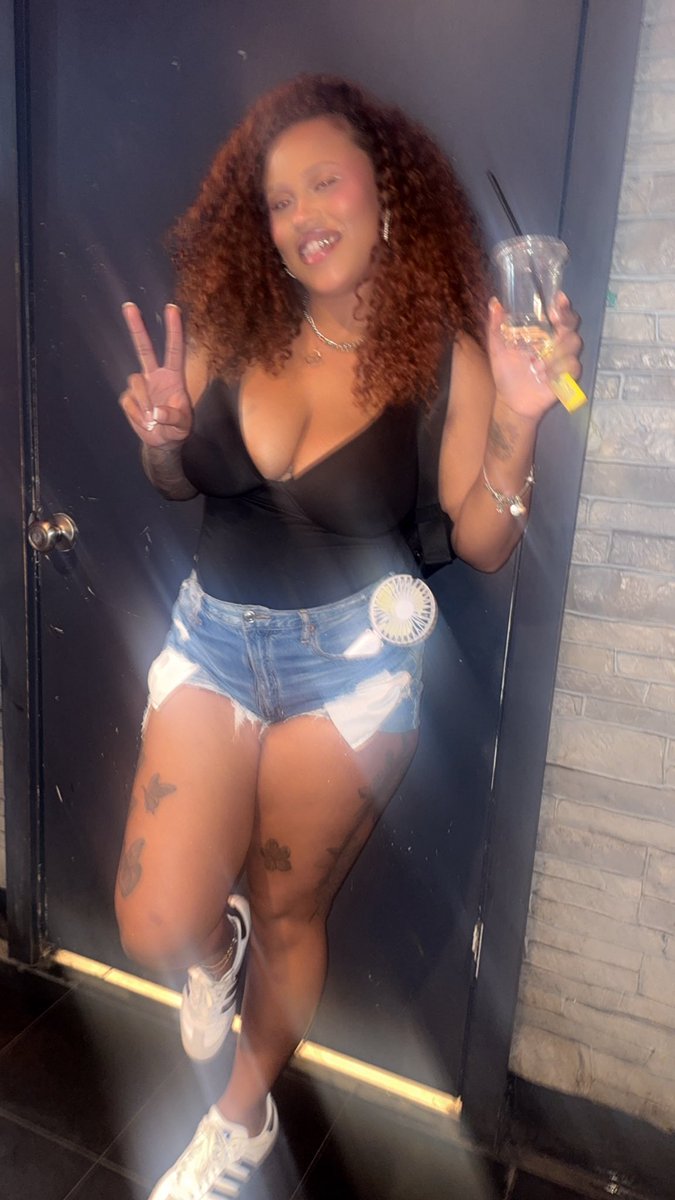 RellytheCrip's tweet photo. 💃🏽 https://t.co/LLoqRRReGw