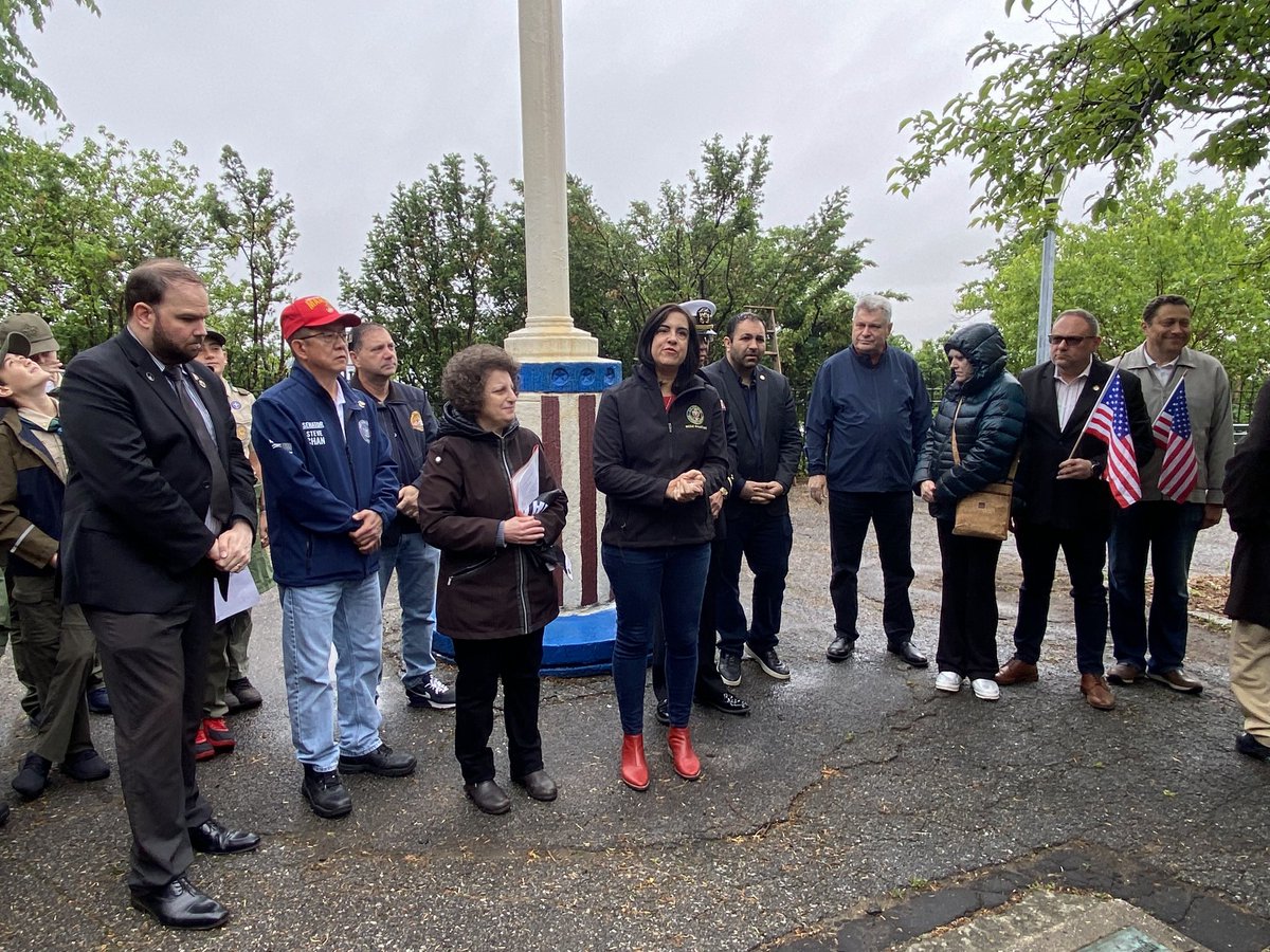 BKConservatives's tweet photo. More photos from a day commemorating fallen heroes. Elected officials join the Brooklyn Conservative Party at MIA/POW flag ceremony followed by march in Brooklyn Memorial Day Parade. #conservative #Brooklyn #MemorialDay https://t.co/urm3VLF4lN