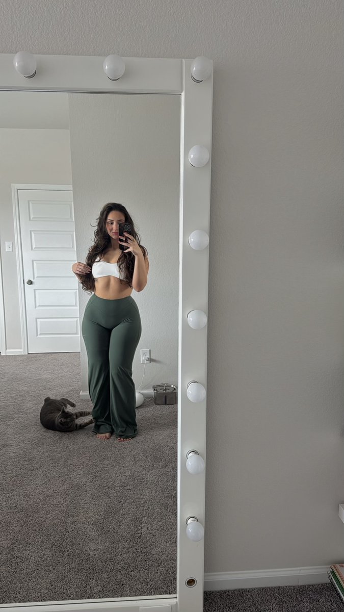 Lana tweet media