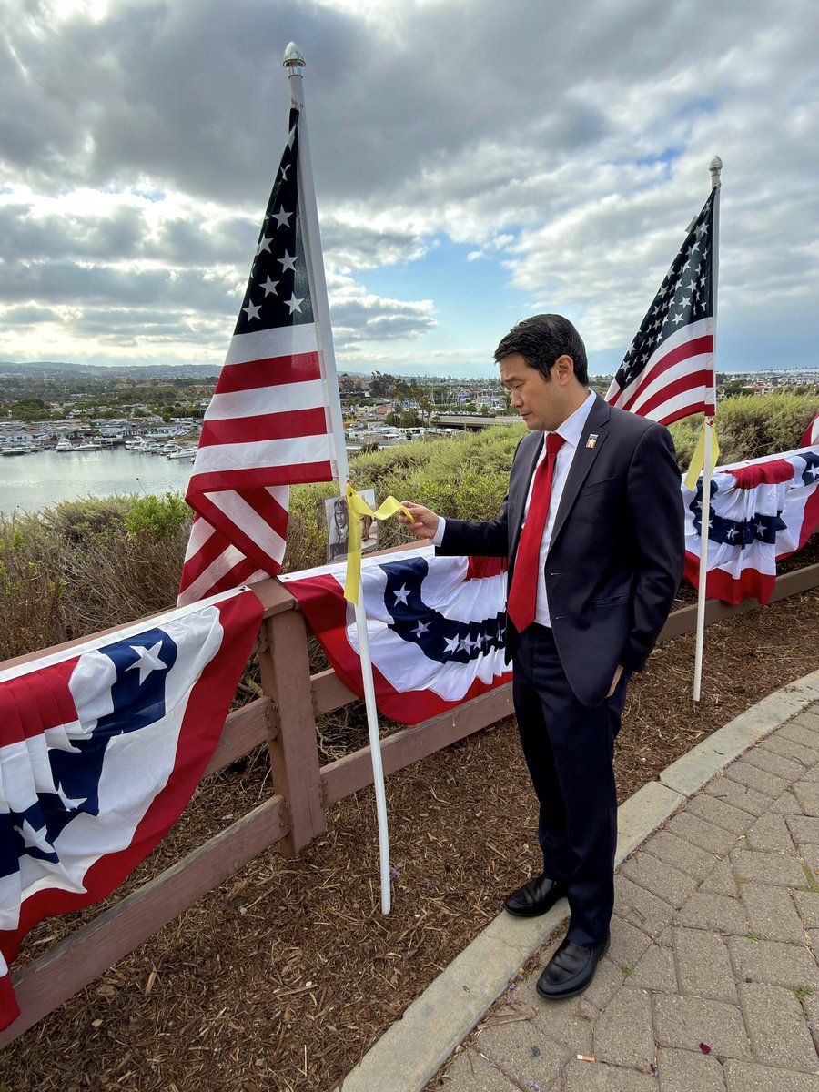 CongressMin's tweet photo. Today I visited the Field of Honor in Newport Beach to pay tribute to the brave Americans who gave their lives in service to our country.

Each flag represents a life of courage, sacrifice, and patriotism. On Memorial Day, we remember those heroes and recommit ourselves to the values they fought to defend.