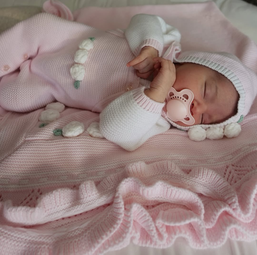profitconsc1ous's tweet photo. 2 weeks with you 💞💖💘🪽🍼🐣 https://t.co/ifT7FeB2HW