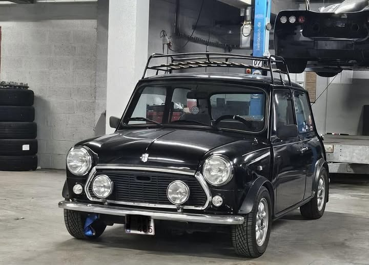 YannRobichon's tweet photo. Happy #MiniMonday / #MondayMini!...
#Auto #Automobile #Automobiles #Autos #Car #CarHistory #Cars #CarsHistory #ClassicCar #ClassicCars #ClassicMini #Coupé #HistoryMini #Mini #MiniClassic #MiniLife #Photo #Photographie #Photography #RetroCar #Retrocars #VintageCar #VintageCars https://t.co/RAn7aZBPXT