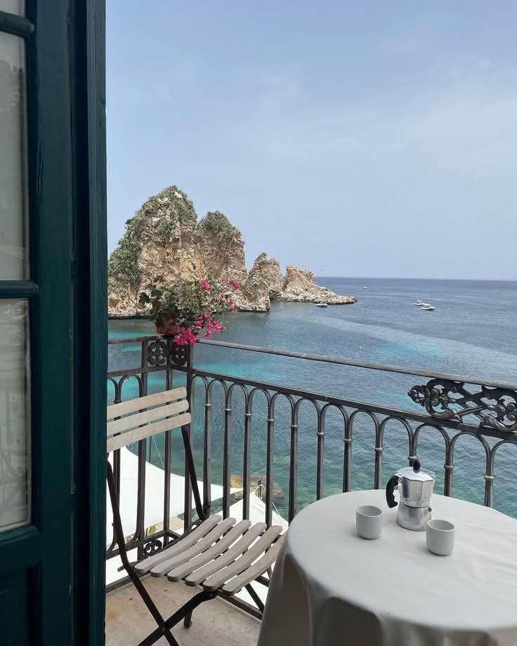 echoesofworld's tweet photo. Sicily, Italy https://t.co/qZu2uEUr6X