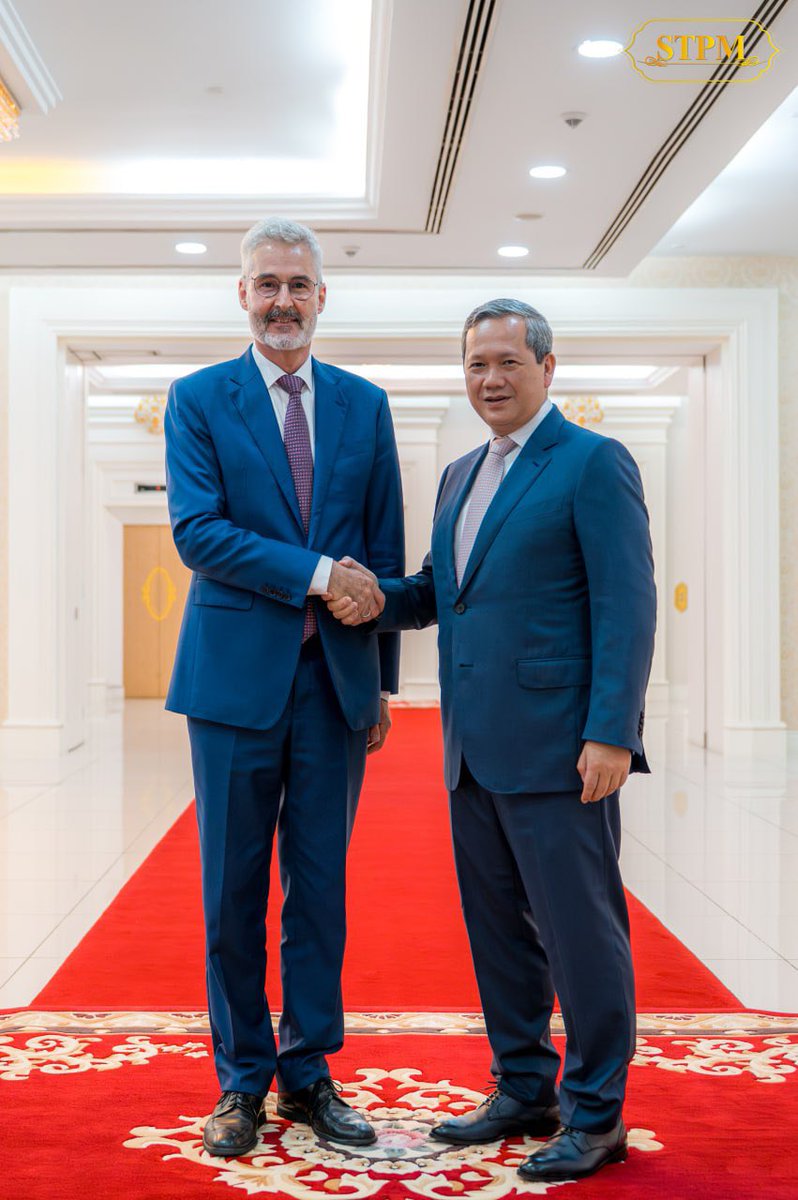 Dr_Hunmanet_PM's tweet photo. ជួបជាមួយ ឯកឧត្តម Pedro ZWAHLEN ឯកអគ្គរដ្ឋទូត នៃសហព័ន្��ស្វីសប្រចាំព្រះរាជាណាចក្រកម្ពុជា ក្នុងជំនួបសម្តែងការគួរសម និងជម្រាបលា នៅវិមានសន្តិភាព។

រាជធានីភ្នំពេញ ព្រឹកថ្ងៃអង្គារ ទី២៦ ឧសភា ២០២៦

Receiving a farewell call from His Excellency Pedro ZWAHLEN, Ambassador of Switzerland to the Kingdom of Cambodia, at Peace Palace. 

Phnom Penh, Tuesday morning, 26 May 2026

#ហ៊ុនម៉ាណែត #Hunmanet #កម្ពុជា #cambodia #សន្តិភាពនៅកម្ពុជា #Peaceincambodia
