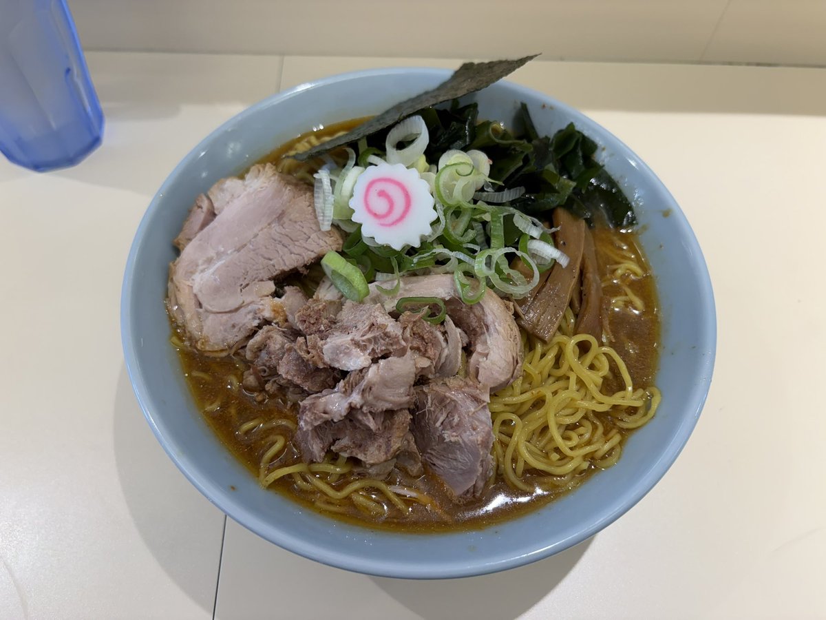 や tweet media