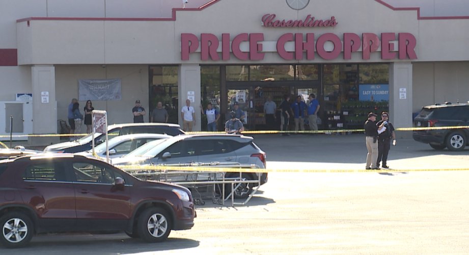 KSHB41's tweet photo. A 27-year-old gunman opened fire outside a Price Chopper in Pleasant Hill on Monday, killing a 45-year-old woman and injuring a 17-year-old employee.

KSHB 41's Ryan Gamboa (@BabyGamz) has reactions from the community: https://t.co/xHOAOfC3Tm https://t.co/fxWvSnp2jc