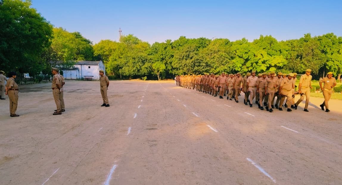 co38pacup's tweet photo. आज दिनांक 26.05.2026 दिन मंगलवार को सेनानायक महोदय श्री राजेश द्विवेदी के निर्देशन में उपसेनानायक महोदया श्रीमती मोनिका चड्डा की उपस्थिति में सुबेदार सैन्य सहायक श्री अमन सिंह द्वारा वाहिनी परेड ग्राउंड पर परेड कराई गई ,जिसमे परेड के हकदार सभी अधि०/कर्म० उपस्थित हुए। https://t.co/wjwKRW5XiJ
