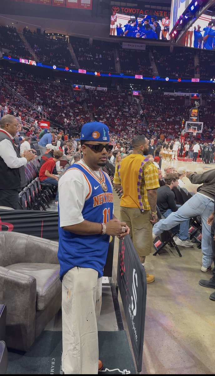 DJSPINKING's tweet photo. LETS GOOO NEW YORK KNICKS!!! https://t.co/WR5Eh0sbkr