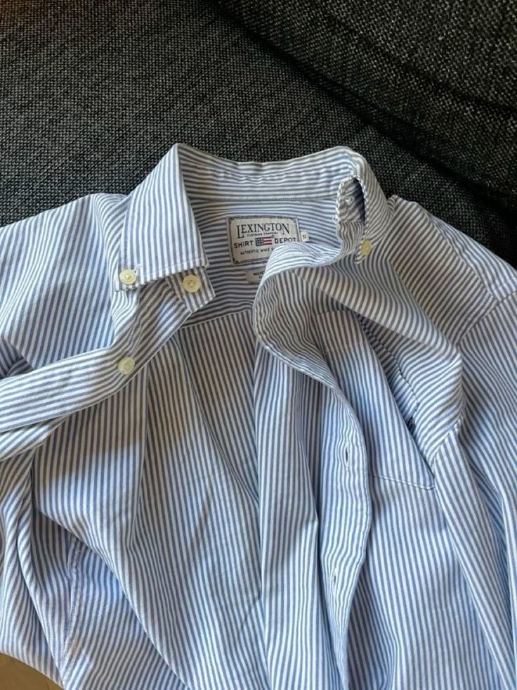 greenhikun's tweet photo. minimalist long shirt stripe

 a thread https://t.co/fEXvqzike4