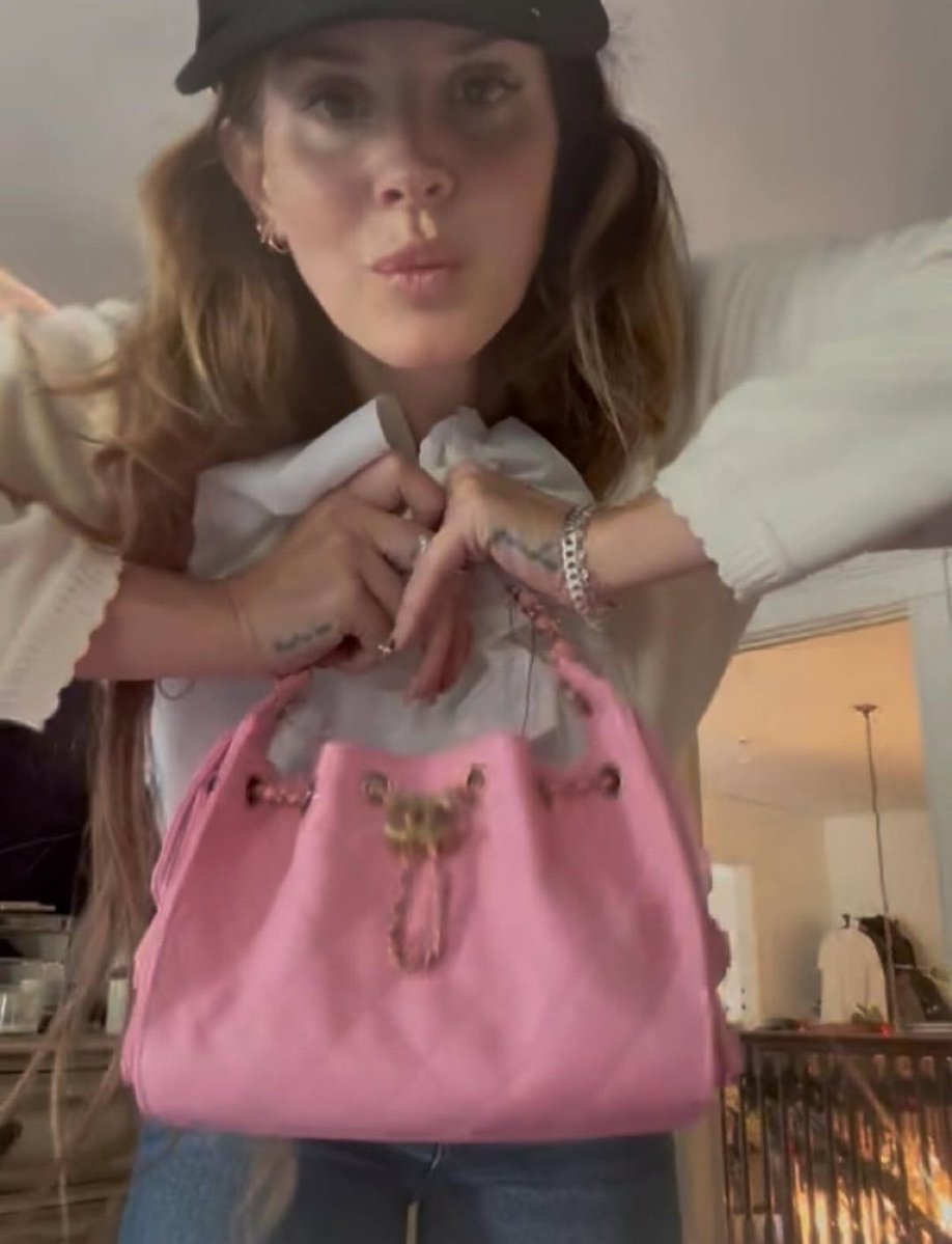 stanHub | pre-save BITCH tweet media