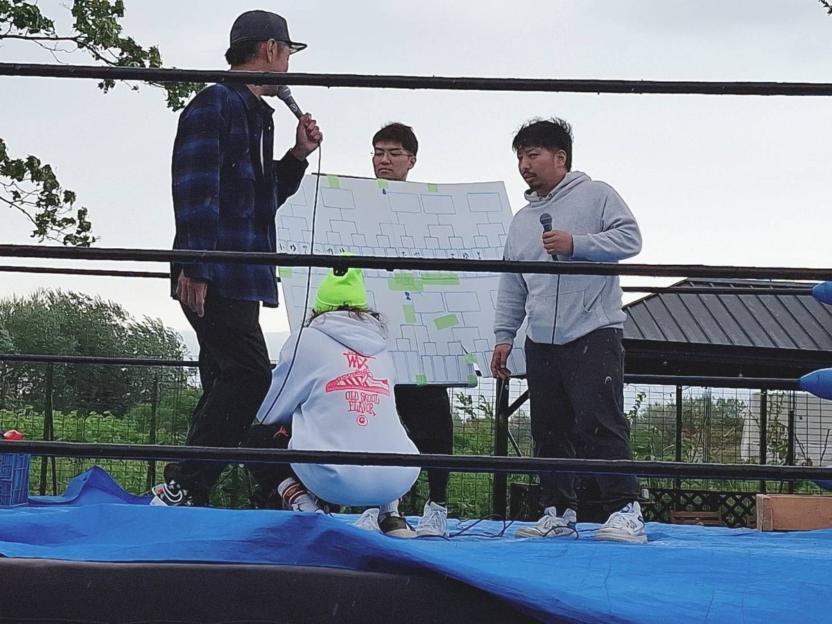 Yuma_ezo_united's tweet photo. 日曜日は #試ささる
ありがとうございました🙇‍♂️

興行という面での数字や雨で苦しかったですが、プロレスとライブを楽しむ姿、手押し相撲やリング開放での皆の笑顔に救われました。
#エゾのプロレス の目指すべき光景の一部を見ることができたかなと。

私自身は夏の復帰に向けて、仕上げていきます。 https://t.co/9XBrm8M98c
