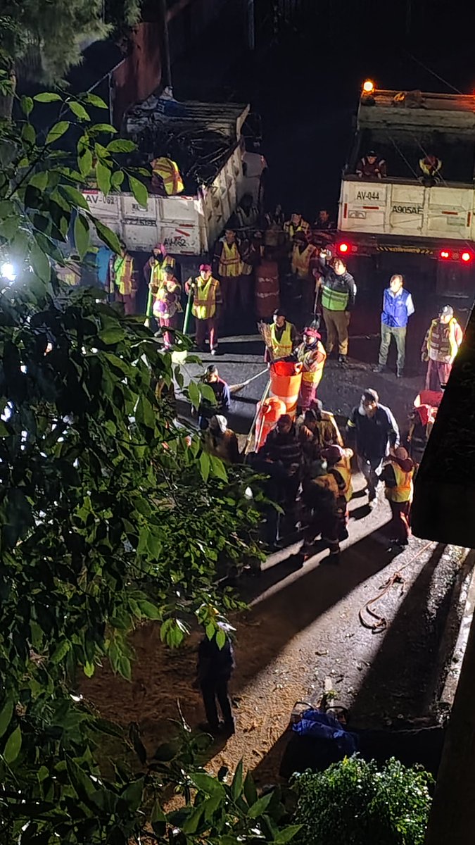 androidelunar28's tweet photo. @AztecaNoticias Agradecer a todos por atender tan oportunamente la emergencia.  Al personal que apoya con la limpieza de la ciudad, @C5_CDMX @Alcaldia_Coy @CNPC_MX @SSC_CDMX @Bomberos_CDMX .  Gracias 🙏🏻 https://t.co/kvElfzWlCp