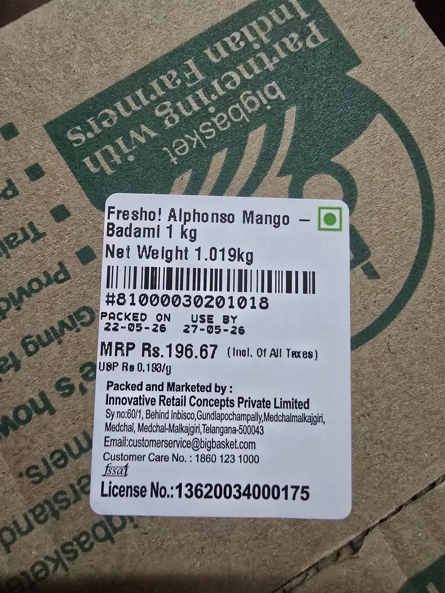 Sid_TP92's tweet photo. They're already pre packed and not packed when you order them. What kind of cheap practice is this. They're packed 3 days b4 and are expiring tomorrow. Big basket warehouse was raided few days back and found in unhygienic condition and selling unhygienic food in my area. "LOUSY" https://t.co/tPs7hgKrjh