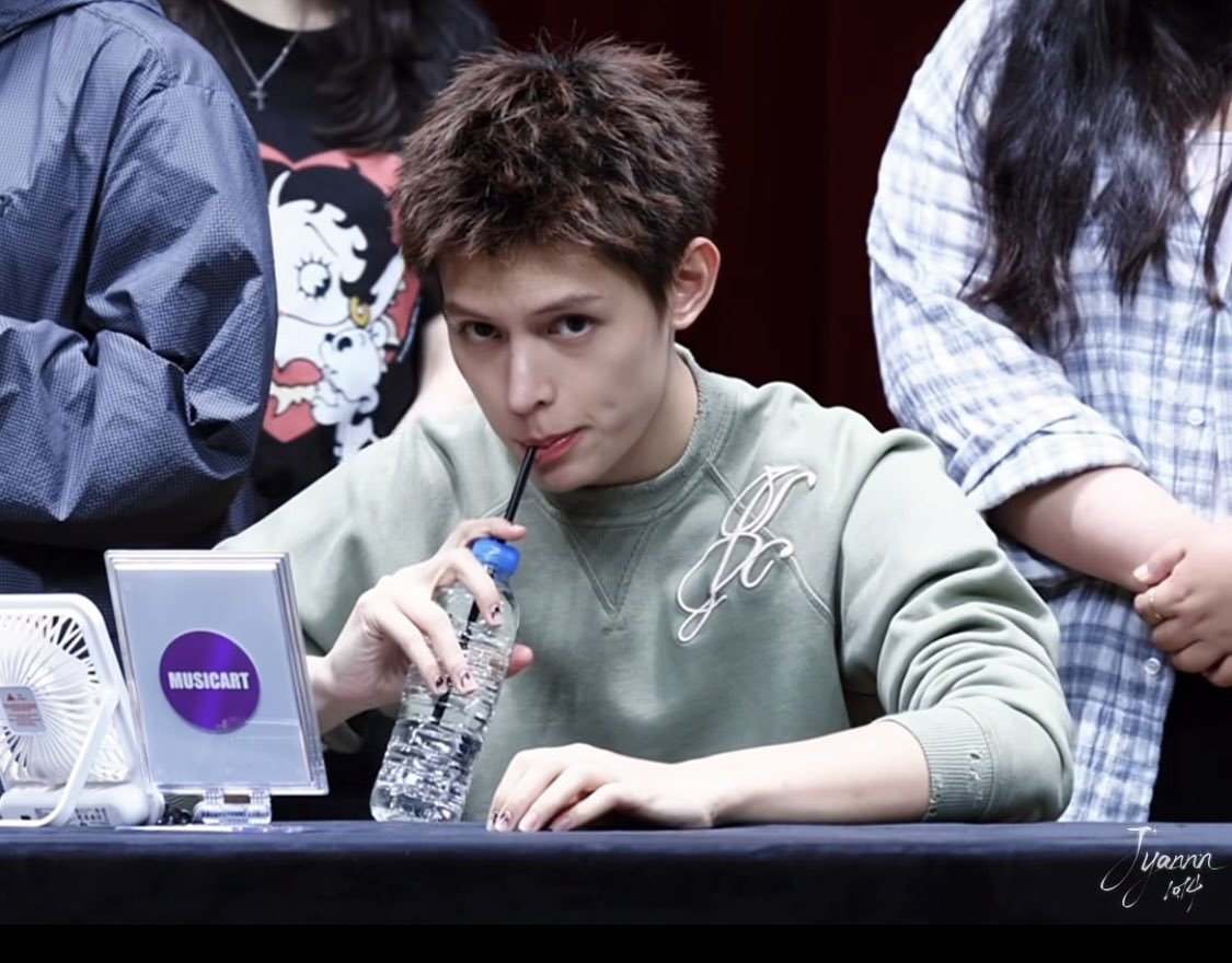 pybonbon's tweet photo. @onlyforjames_vn James deserves all the love, support, and happiness in the world because he’s truly such a beautiful person inside and out 

#JAMES #제임스 #CORTIS #코르티스 #赵雨凡 https://t.co/tjJGEE52Pn