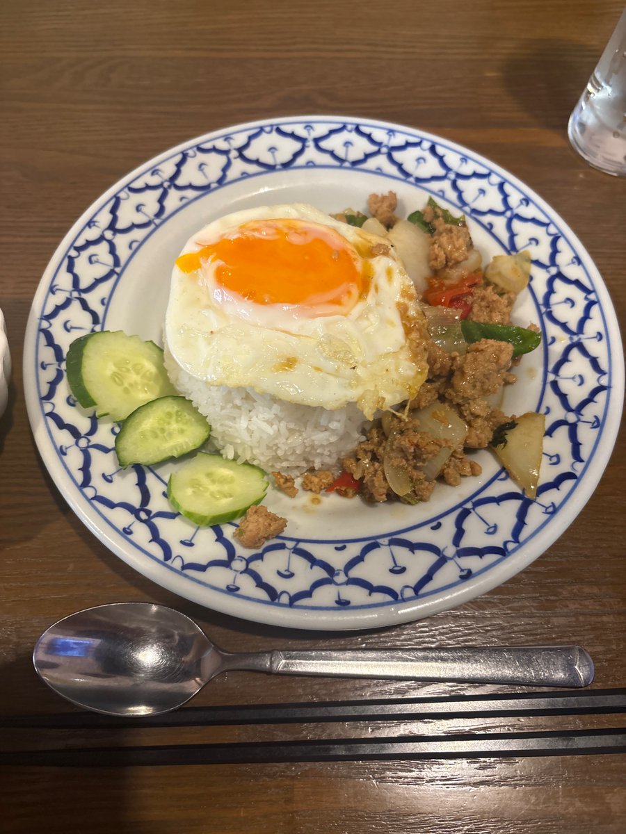 愛略 tweet media