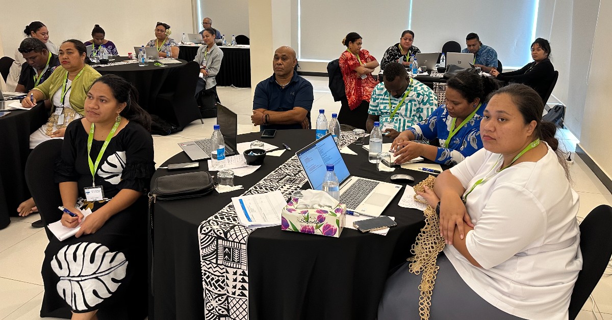 PASAI_HQ's tweet photo. We are in Tonga this week training 18 Pacific Island senior staff from the government audit offices of Chuuk State (in 🇫🇲), 🇨🇰, 🇳🇷, 🇵🇬, 🇹🇴, 🇹🇻 and 🇻🇺 to deliver high-quality compliance audits of govt payroll frameworks: https://t.co/xCdecY7Qux

#PacificAuditors #SAIs @INTOSAI_IDI https://t.co/LMiM0dXG5D