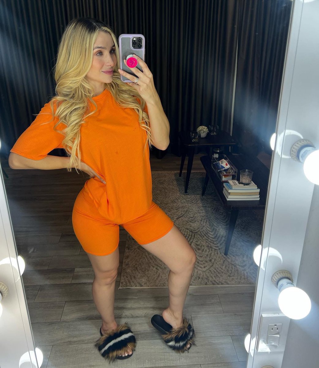 MarMusaMis's tweet photo. A dormir…
Me siento una Marcela Mistral muy vacía últimamente 🧡
Ánimo… https://t.co/L9ig0N33VO