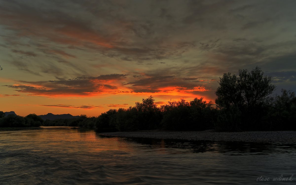 SW3317301899287's tweet photo. Sunset on the Salt River, Arizona #AZWX #saltriver https://t.co/fD46xqJB33