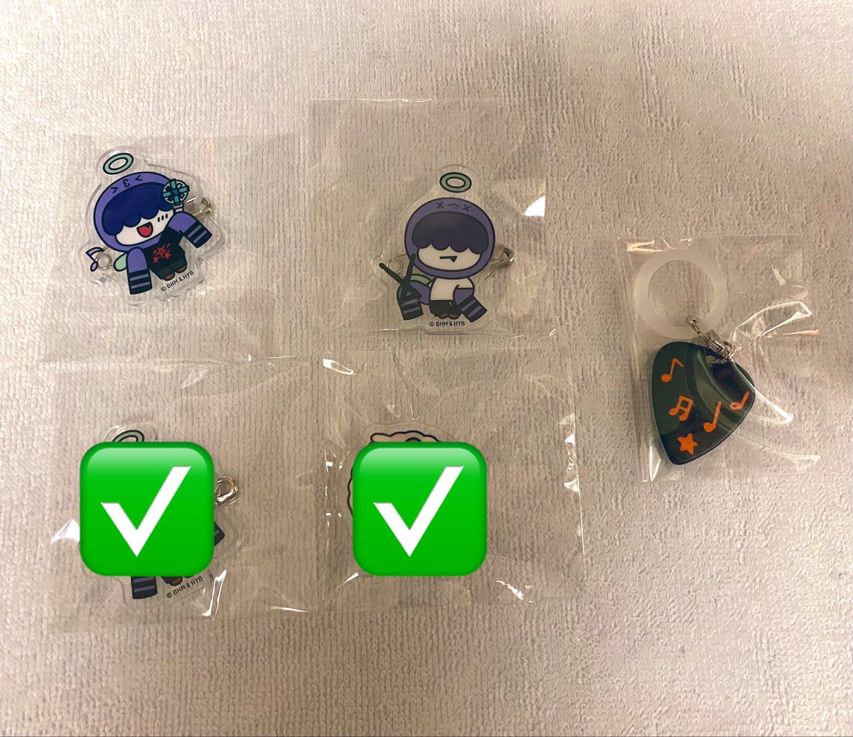 46_ban3's tweet photo. TXT トゥバ MOA CON JAPAN モアコン チェキ トレカ カプセルトイ アクキー ピック アクリルバッジ プルバトゥ PPULBATU 交換

譲 : 画像1〜3枚目

求 : 画像4枚目　ALT

郵送 or 27日千葉お手渡し

お気軽にお声掛けください🙇🏻‍♂️

#TXT交換 https://t.co/JAoTGOHfYX
