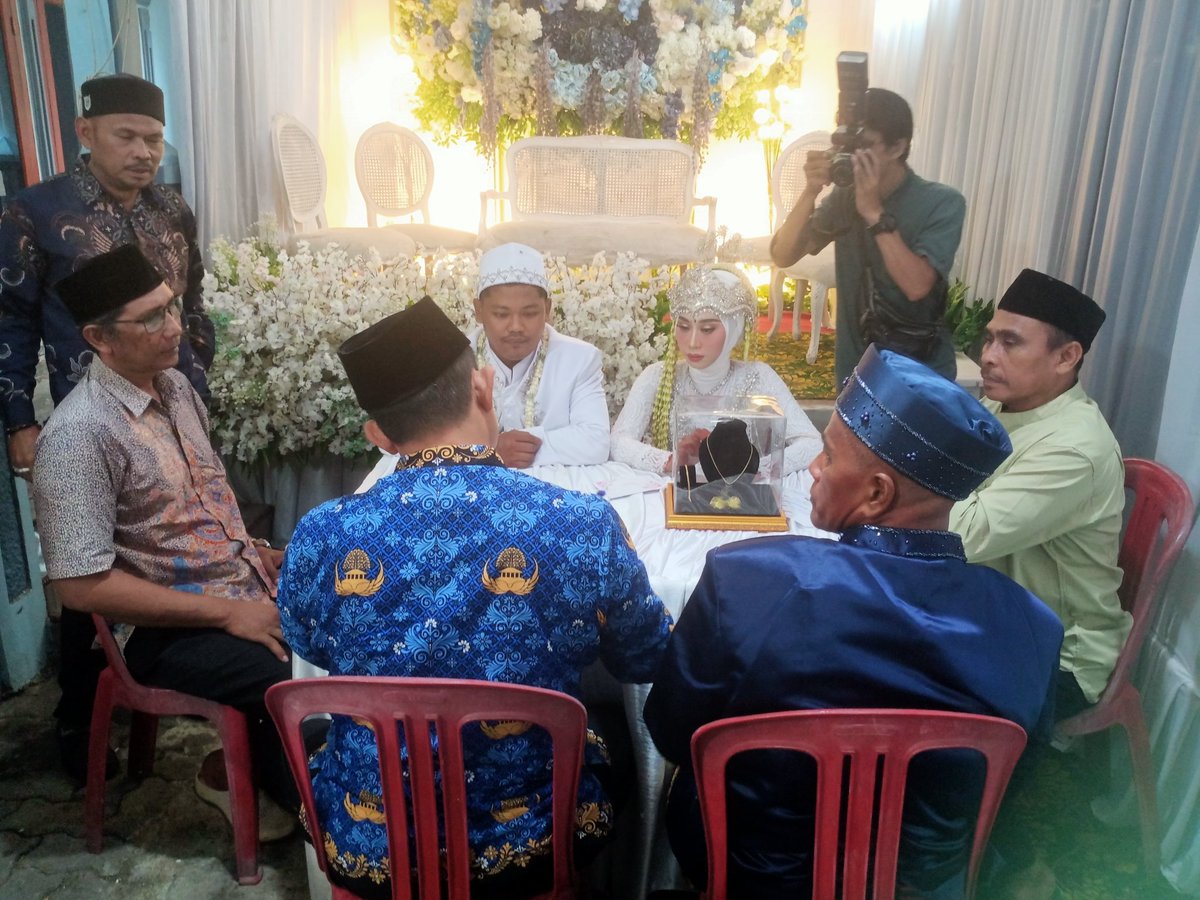 muto_har's tweet photo. @jokowi Semoga menjadi keluarga yang bahagia sejahtera lahir batin , adalah keluarga yang sakiinah mawaddah warohmah https://t.co/7JoV127mTz