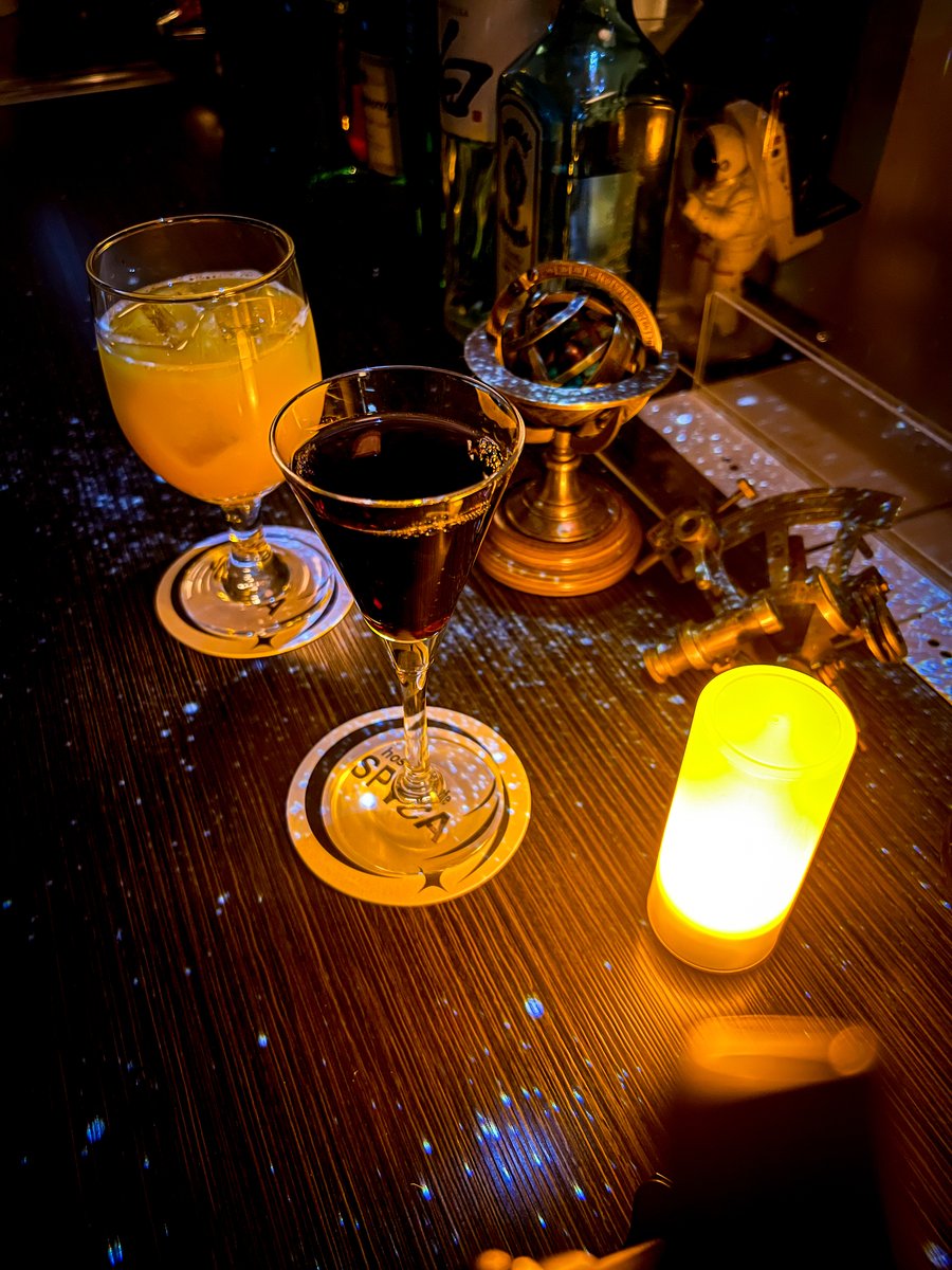 cafespica's tweet photo. 天文宇宙をテーマにしたカフェバーです
星と遊びに来ませんか？ https://t.co/GJmjki66r2