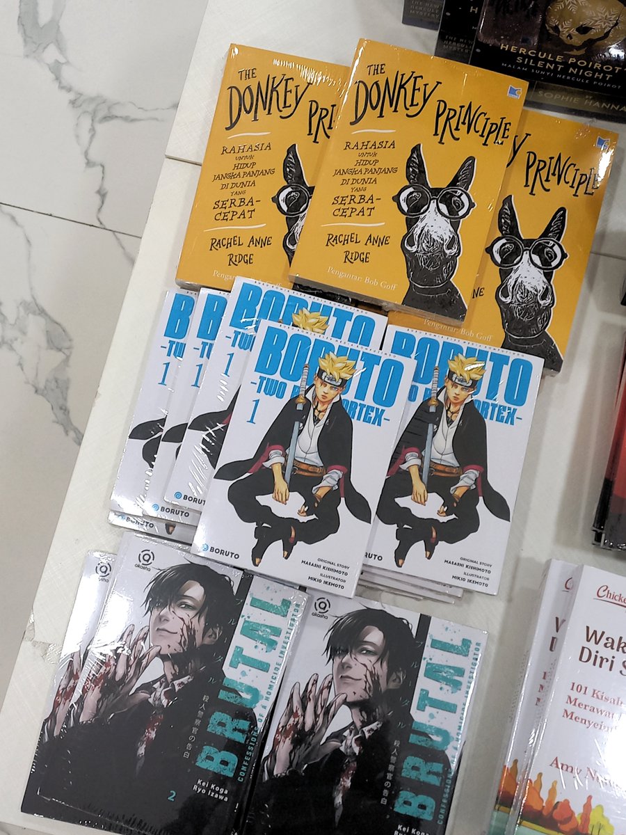 dehighreeve's tweet photo. Ini kah?? lagi itu liat di display gramed. masuk wishlist dulu deh, gw mau collect monster sama junji ito dulu 😗 https://t.co/skyXG2HzWD