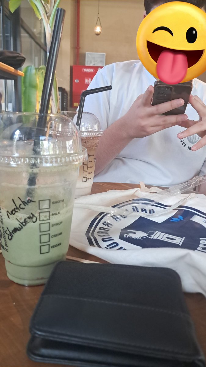 csnmerttahsin's tweet photo. matcha latte ictim icsbl macinda 1 ciktim ez https://t.co/fwXZHu5had