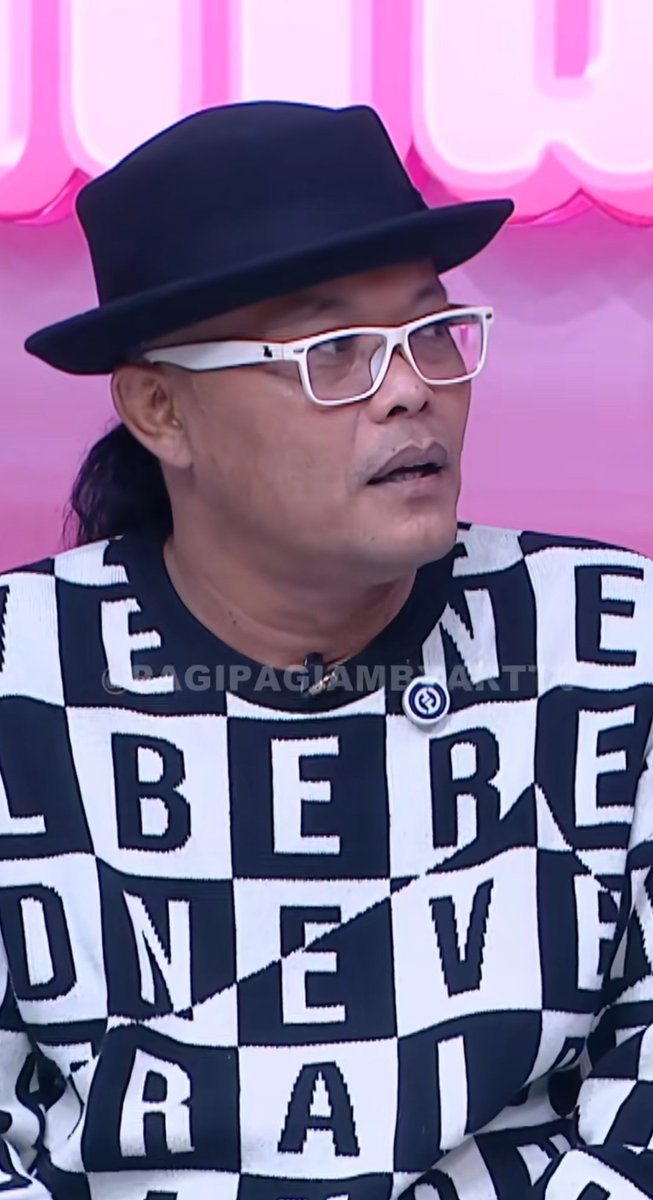 Kamar Lintang tweet media