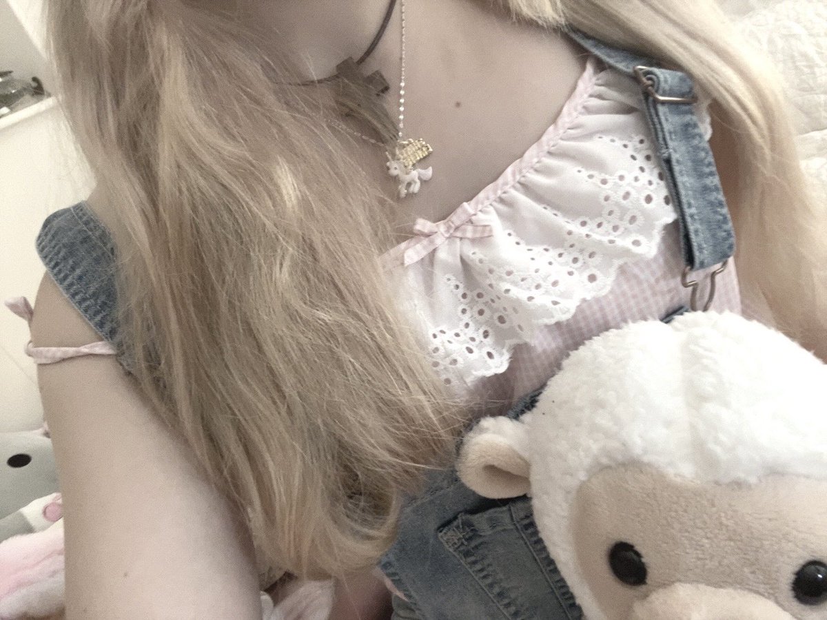 avry ◞ ˕ ◟.˚ tweet media