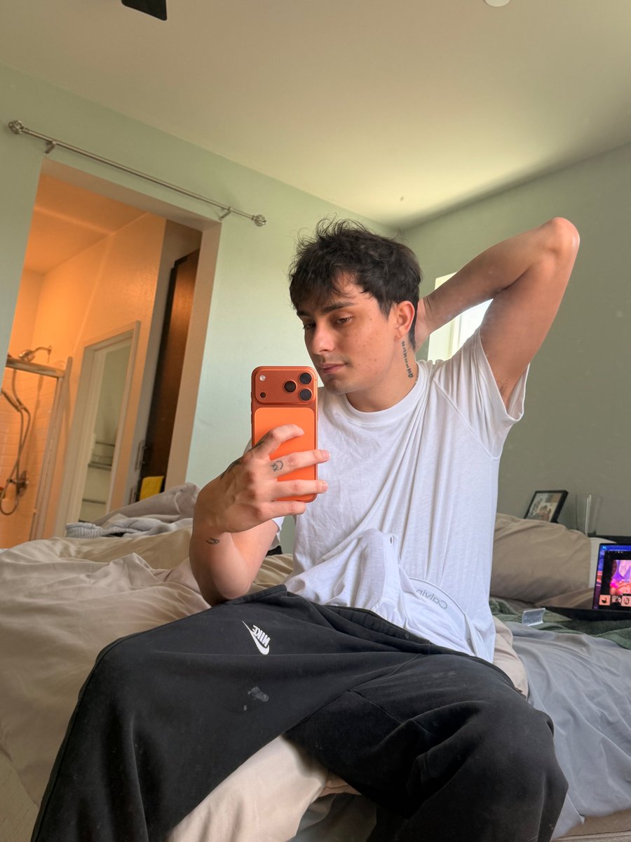RILEY tweet media