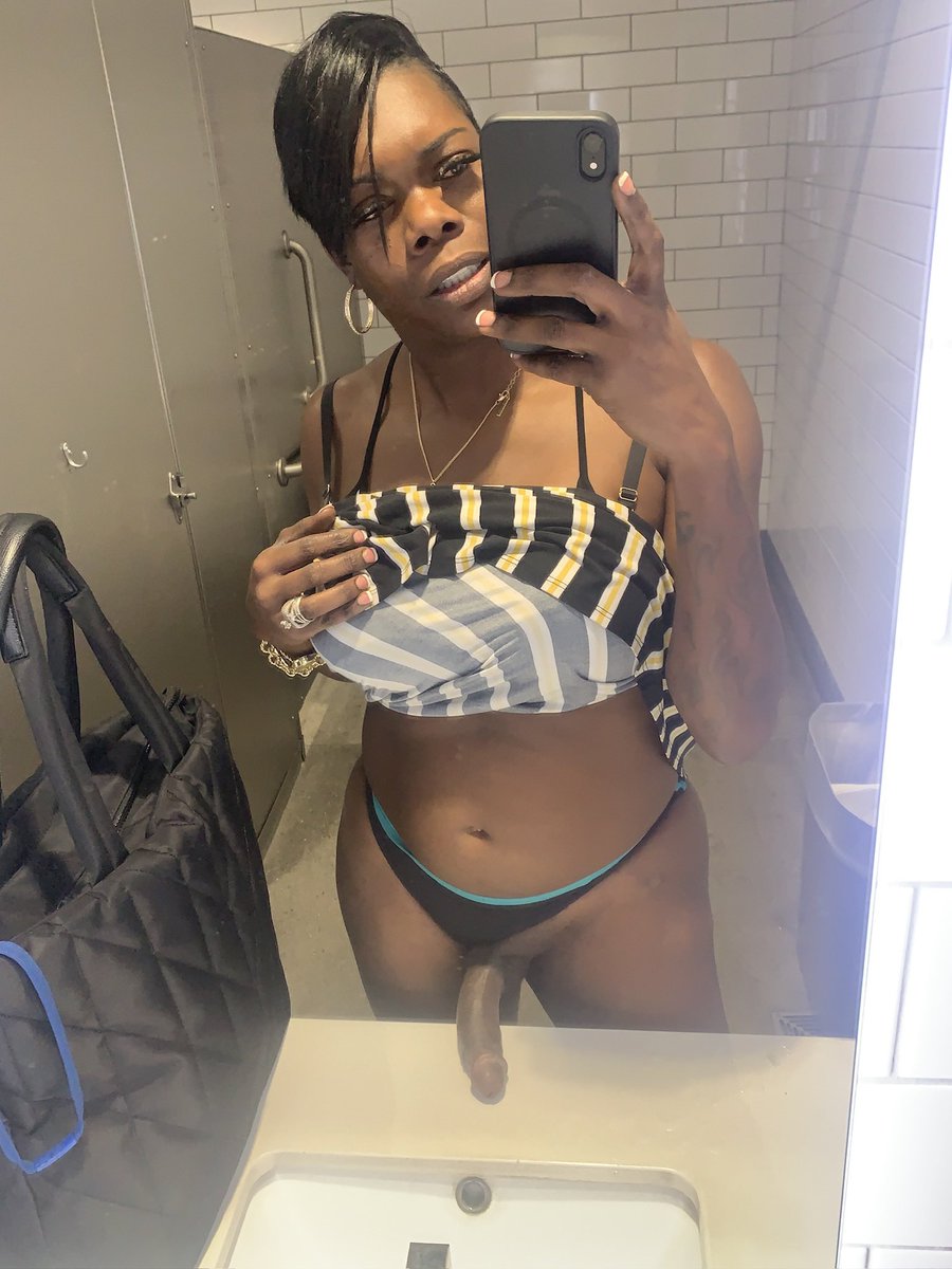MissFloridaWat1's tweet photo. EAT ME😛😛😛😛‼️ https://t.co/cXRtXJgYGA