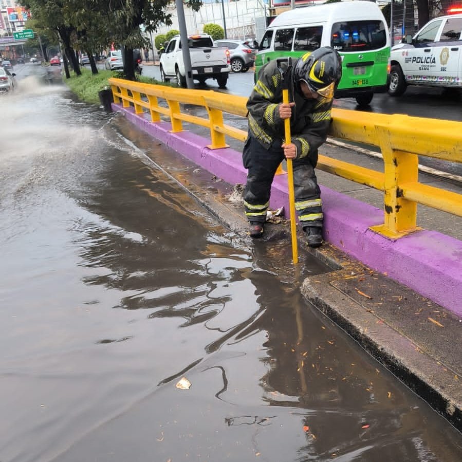 Bomberos Ciudad de México Oficial tweet media